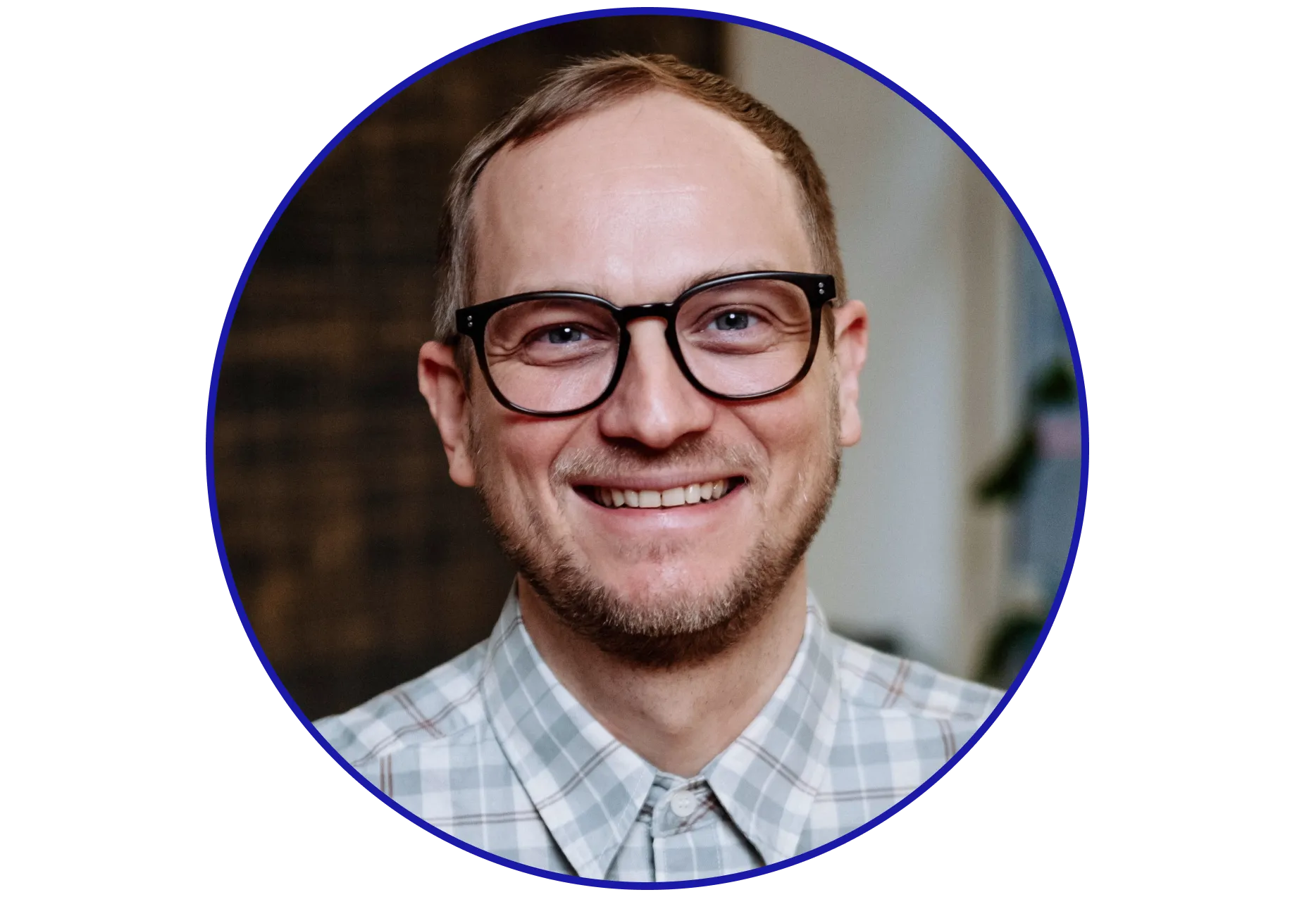 Porträt eines lächelnden Teammitglieds von change//matters.
